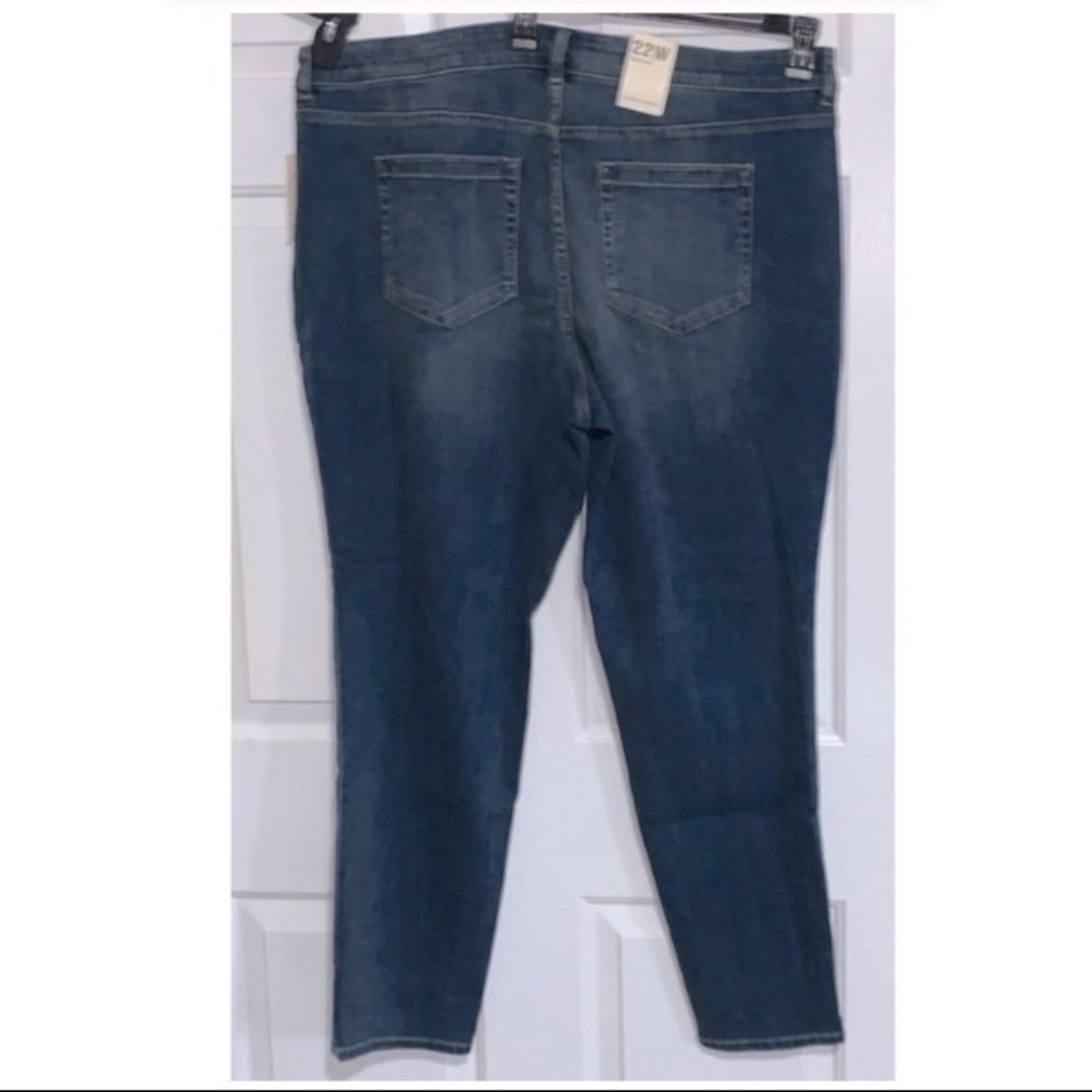 🇺🇸 VINCE CAMUTO Skinny Blue Jeans NWT 22W
